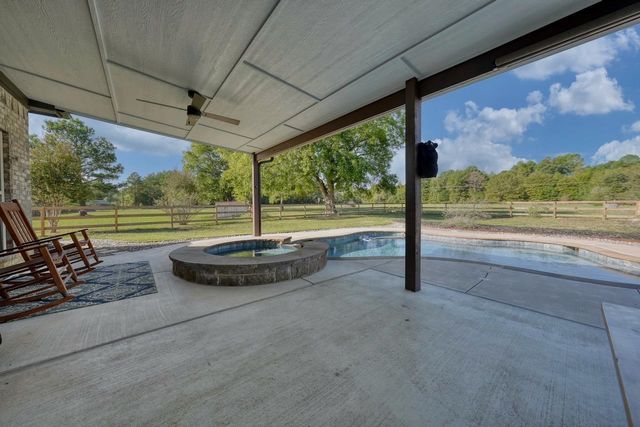 19988 Saddlebrook Drive, Lindale, TX 75771