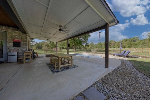 19988 Saddlebrook Drive, Lindale, TX 75771