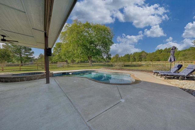 19988 Saddlebrook Drive, Lindale, TX 75771