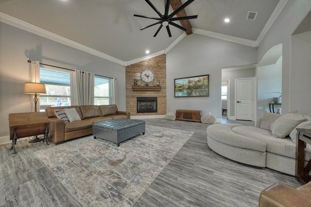 19988 Saddlebrook Drive, Lindale, TX 75771