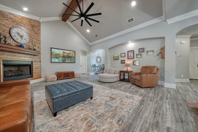19988 Saddlebrook Drive, Lindale, TX 75771