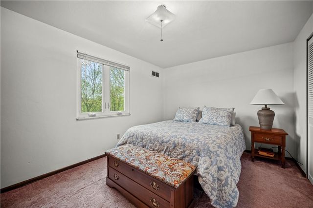 166 Maryellen Dr, N Versailles, PA 15137