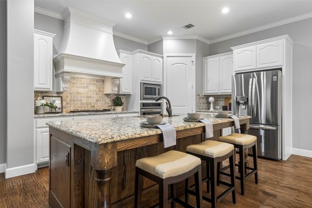 2716 Albany Drive, Mckinney, TX 75072