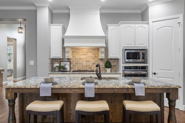 2716 Albany Drive, Mckinney, TX 75072