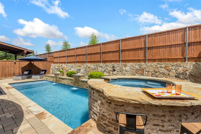 2716 Albany Drive, Mckinney, TX 75072