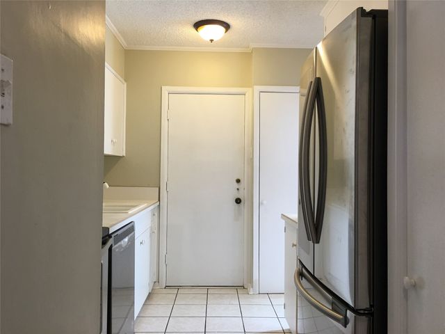 4500 Westridge Avenue 18, Fort Worth, TX 76116