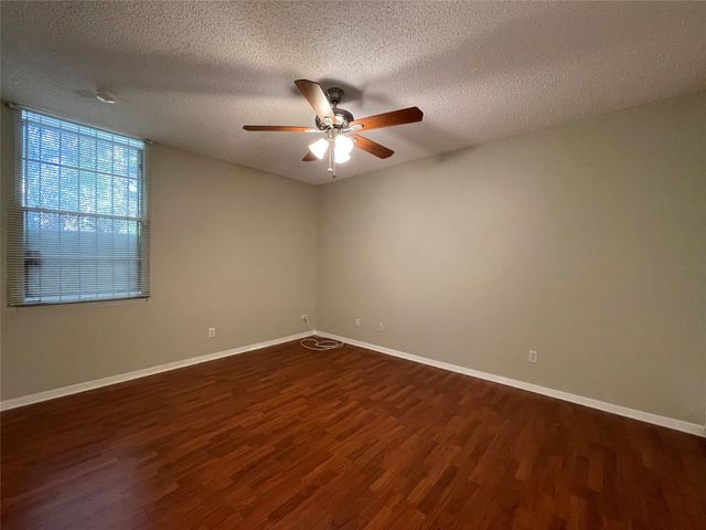 4500 Westridge Avenue 18, Fort Worth, TX 76116