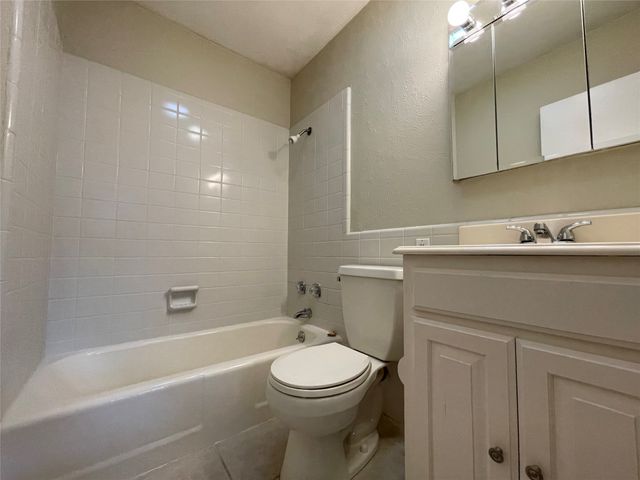 4500 Westridge Avenue 18, Fort Worth, TX 76116