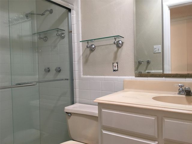 4500 Westridge Avenue 18, Fort Worth, TX 76116