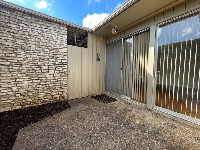 4500 Westridge Avenue 18, Fort Worth, TX 76116