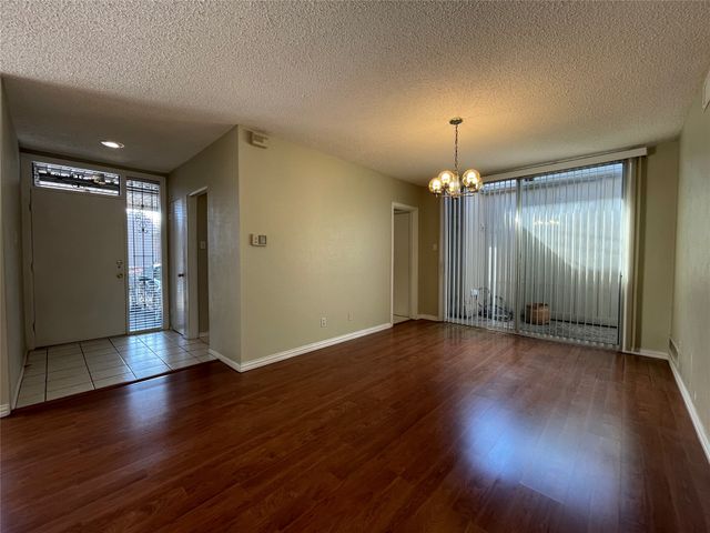 4500 Westridge Avenue 18, Fort Worth, TX 76116