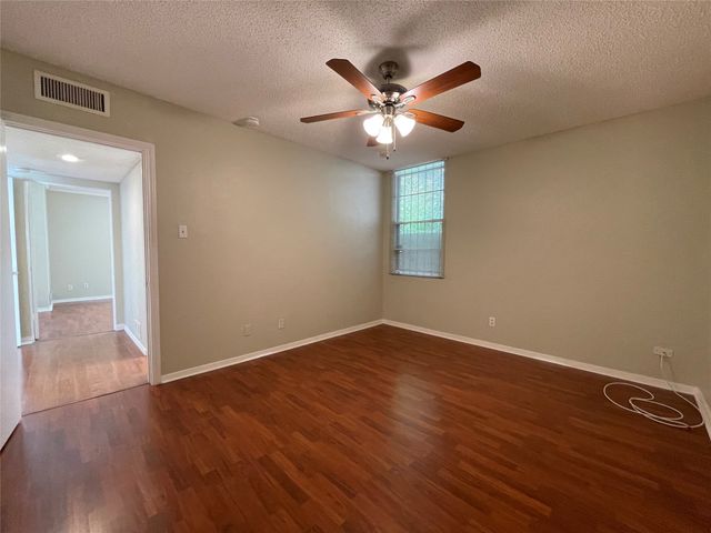 4500 Westridge Avenue 18, Fort Worth, TX 76116