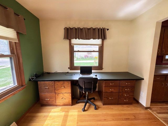 1804 W Clayton Crest AVENUE, Milwaukee, WI 53221