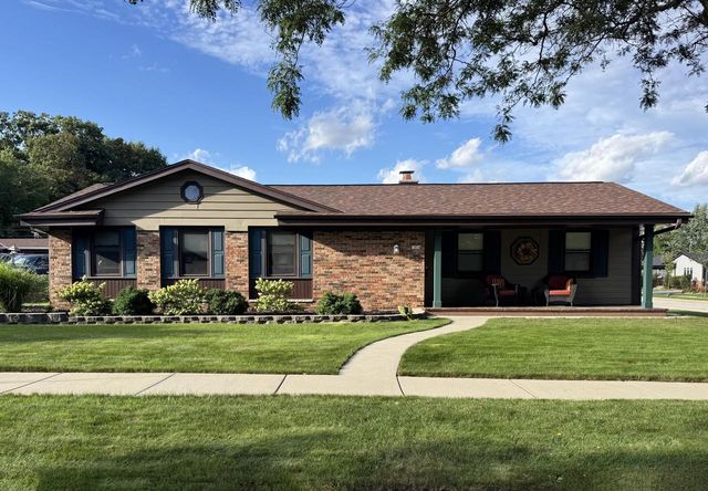 1804 W Clayton Crest AVENUE, Milwaukee, WI 53221