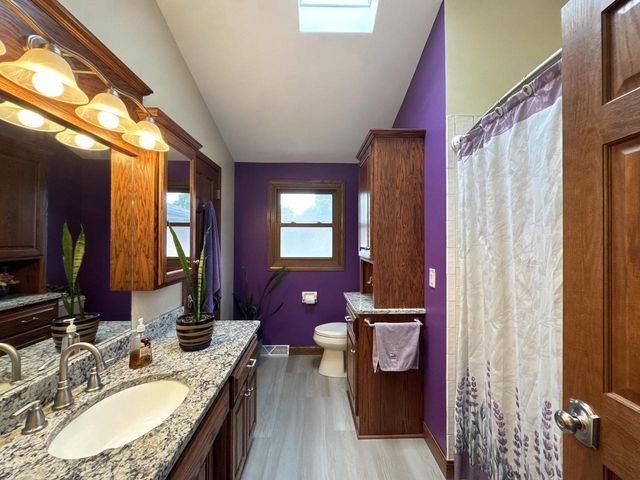 1804 W Clayton Crest AVENUE, Milwaukee, WI 53221