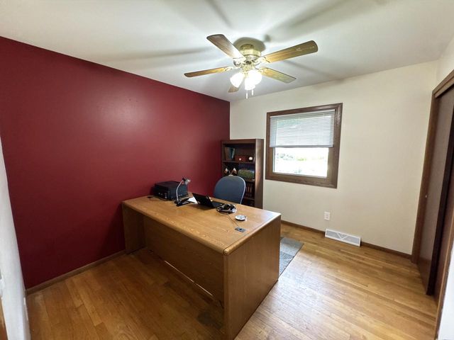 1804 W Clayton Crest AVENUE, Milwaukee, WI 53221