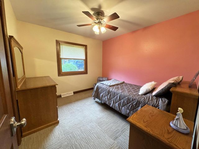 1804 W Clayton Crest AVENUE, Milwaukee, WI 53221