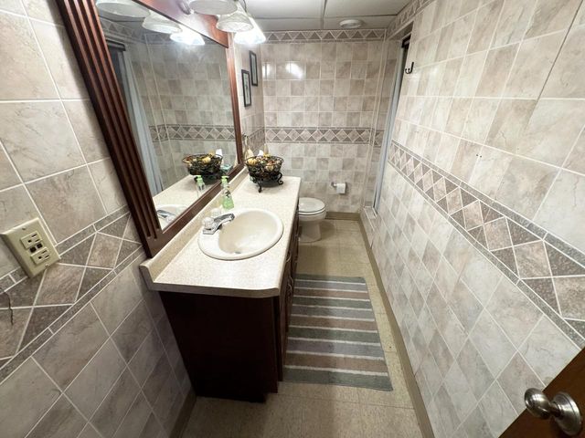 1804 W Clayton Crest AVENUE, Milwaukee, WI 53221