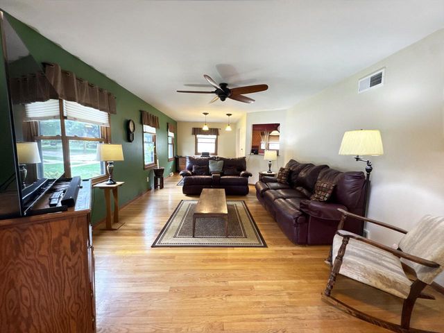1804 W Clayton Crest AVENUE, Milwaukee, WI 53221