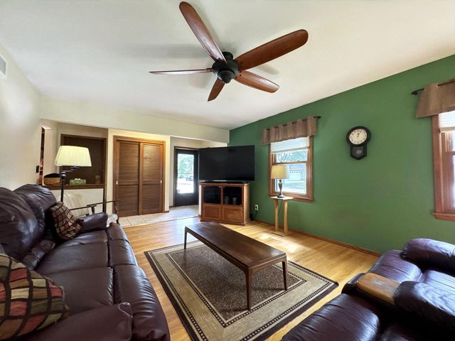 1804 W Clayton Crest AVENUE, Milwaukee, WI 53221