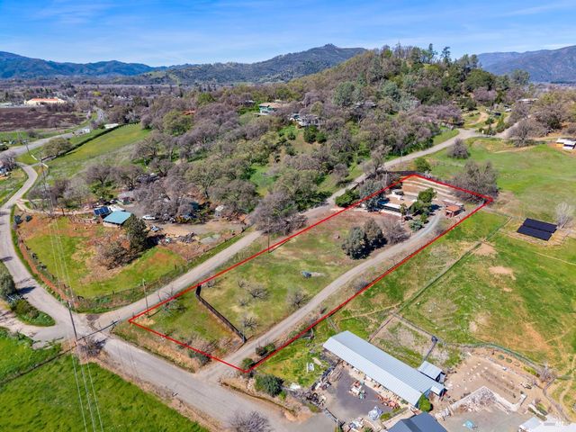 9170 Upper Lake Lucerne Rd, Upper Lake, CA 95485