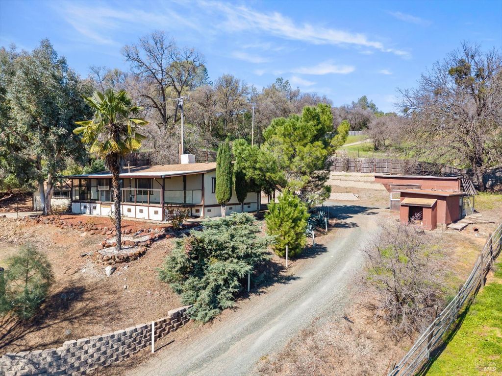 9170 Upper Lake Lucerne Rd, Upper Lake, CA 95485