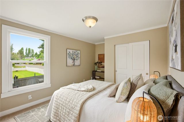 8903 3rd Avenue NW, Seattle, WA 98117