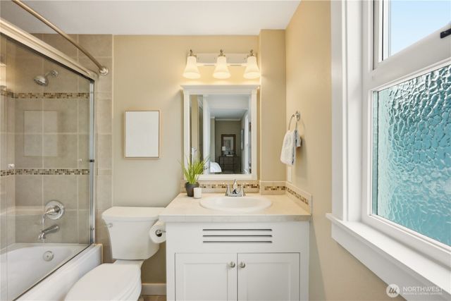 8903 3rd Avenue NW, Seattle, WA 98117