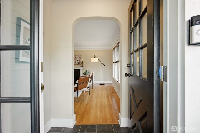 8903 3rd Avenue NW, Seattle, WA 98117