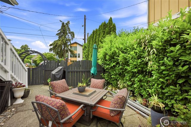 8903 3rd Avenue NW, Seattle, WA 98117