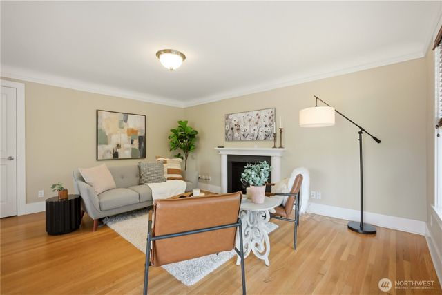 8903 3rd Avenue NW, Seattle, WA 98117