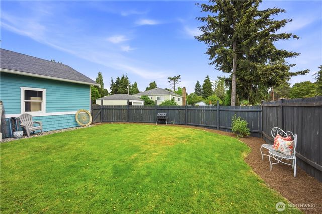 8903 3rd Avenue NW, Seattle, WA 98117