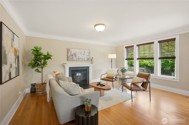 8903 3rd Avenue NW, Seattle, WA 98117