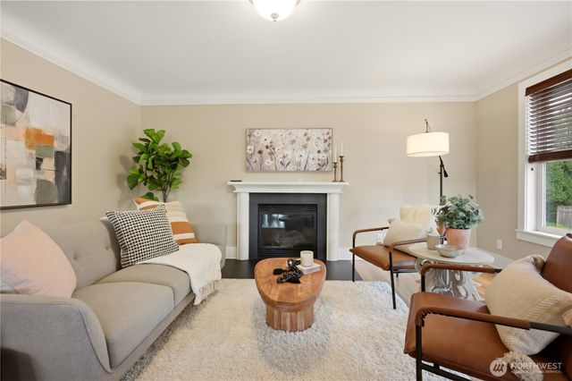 8903 3rd Avenue NW, Seattle, WA 98117