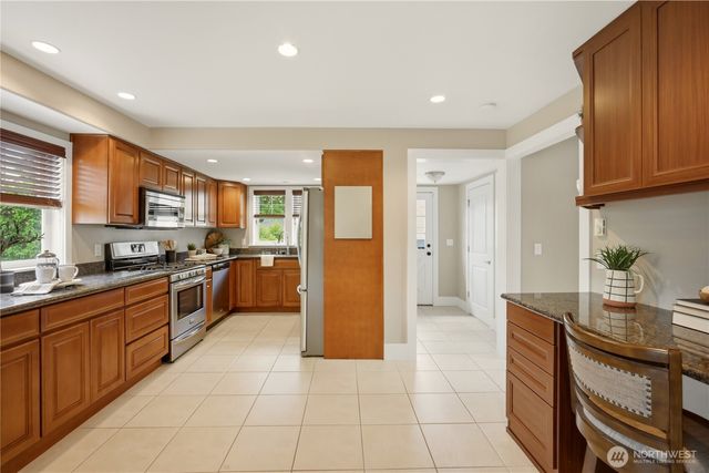 8903 3rd Avenue NW, Seattle, WA 98117