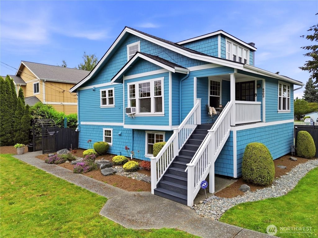 8903 3rd Avenue NW, Seattle, WA 98117