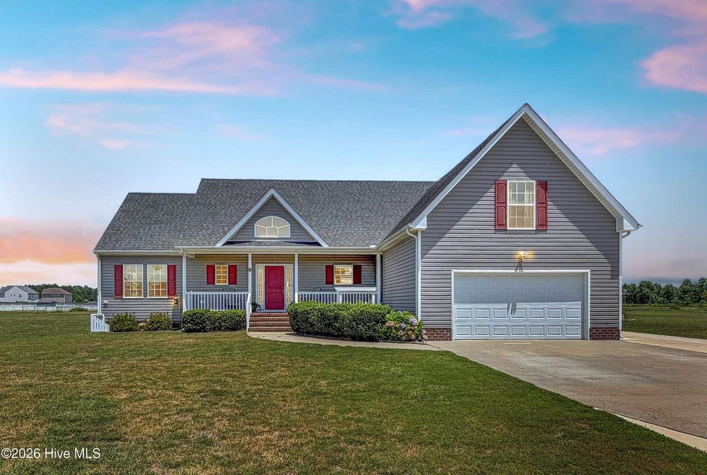 108 Holly Ridge Drive, Moyock, NC 27958