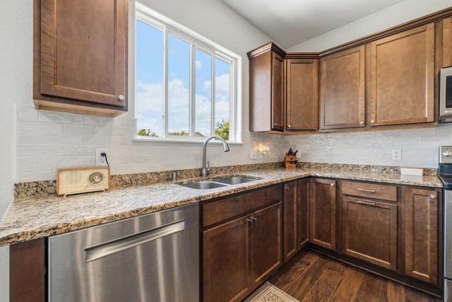1298 Juniper LANE, Oconomowoc, WI 53066
