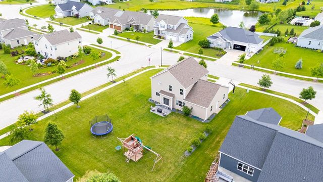 1298 Juniper LANE, Oconomowoc, WI 53066