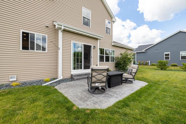 1298 Juniper LANE, Oconomowoc, WI 53066