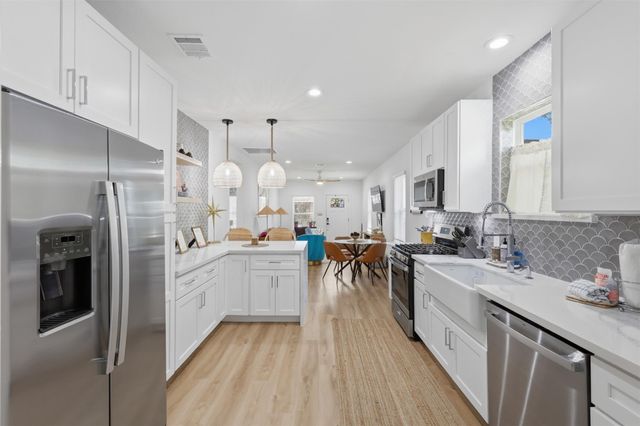3511 Avenue Q, Galveston, TX 77550