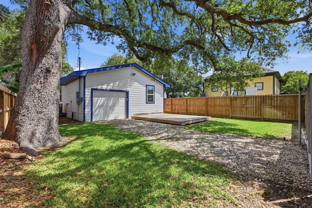 3511 Avenue Q, Galveston, TX 77550