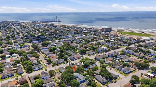 3511 Avenue Q, Galveston, TX 77550