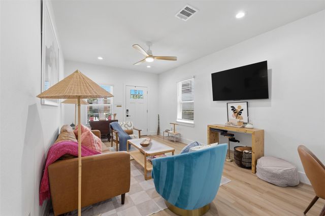 3511 Avenue Q, Galveston, TX 77550