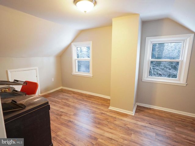 6 CYPRESS CIR, West Deptford, NJ 08096