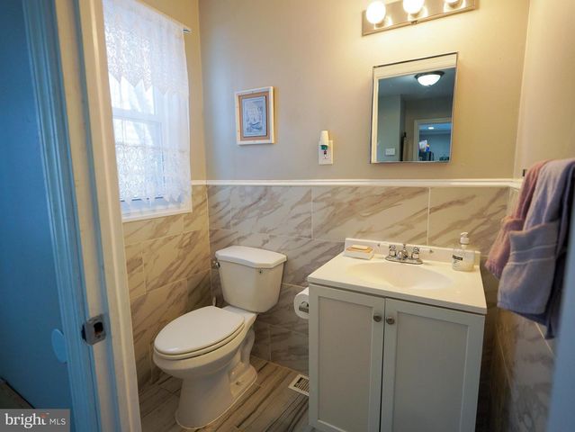 6 CYPRESS CIR, West Deptford, NJ 08096