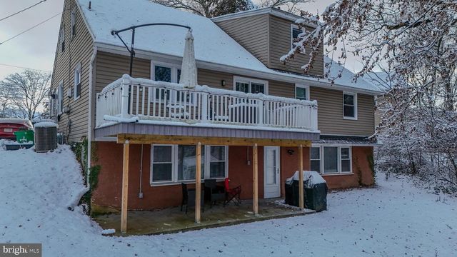 6 CYPRESS CIR, West Deptford, NJ 08096