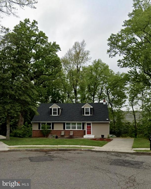 6 CYPRESS CIR, West Deptford, NJ 08096
