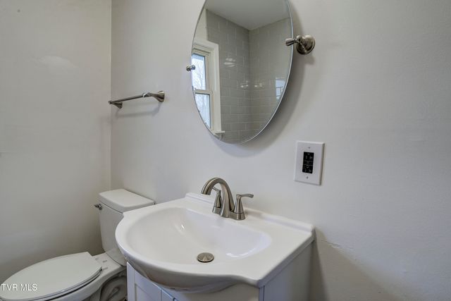 932 East Mountain View Road, Johnson City, TN 37601