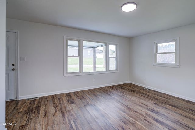 932 East Mountain View Road, Johnson City, TN 37601